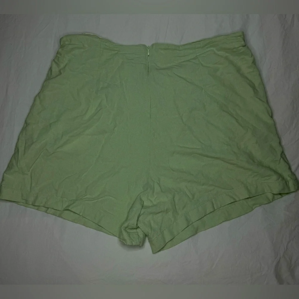 April Kiss Linen Beach Shorts Lime Green with Waist Tie โข Size: Large - Picture 2 of 9